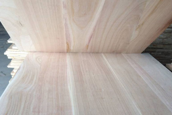 ��ľ����