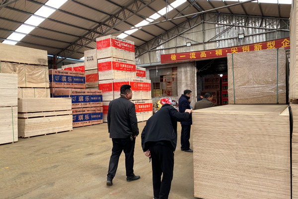 ���^����